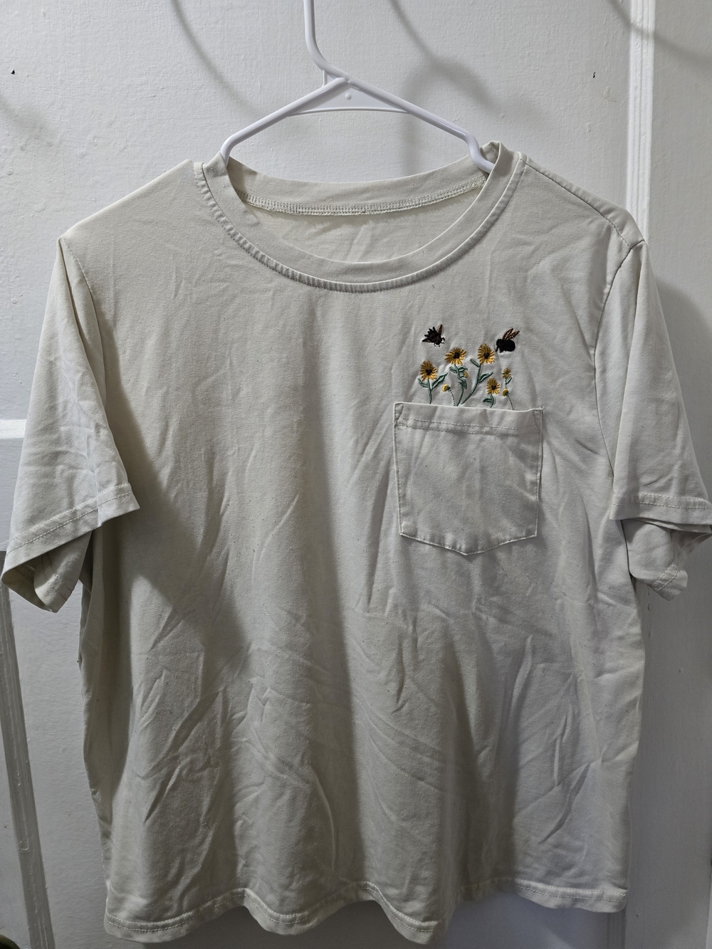 Cream Pocket Tee with Floral Bee Embroidery